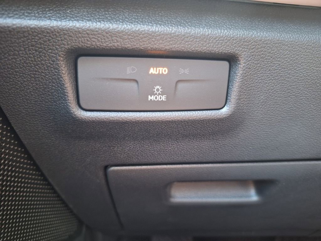 New 2026 Volkswagen Tiguan S image 12