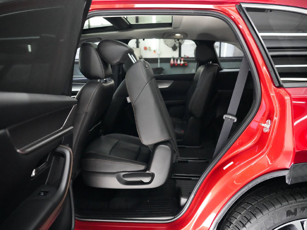 Used 2024 MAZDA CX-90 Plug-In Hybrid w/ Premium Pkg AWD/4WD image 34