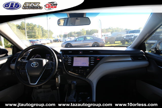 Used 2020 Toyota Camry SE FWD image 16