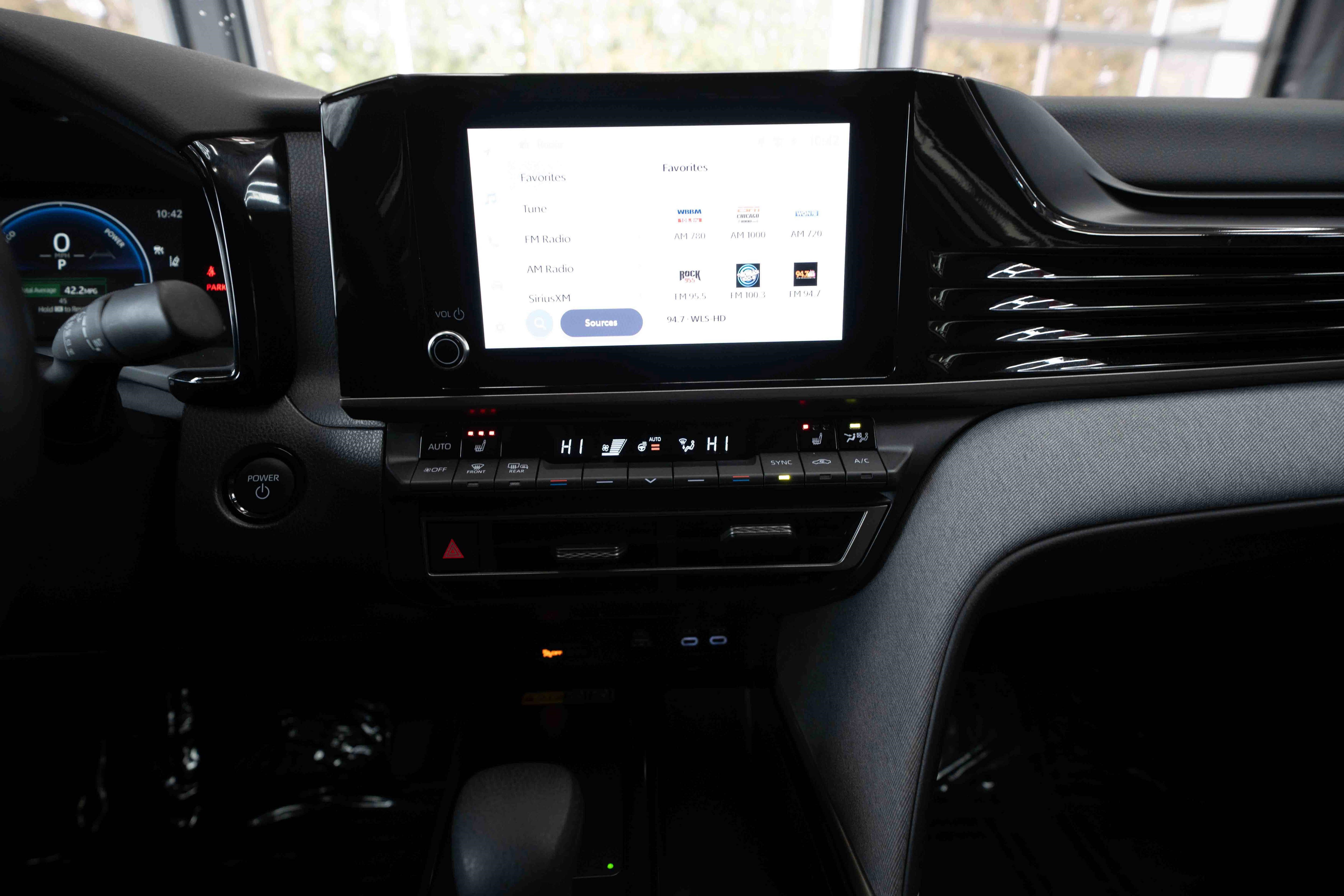 Used 2025 Toyota Camry LE w/ Convenience Package image 17