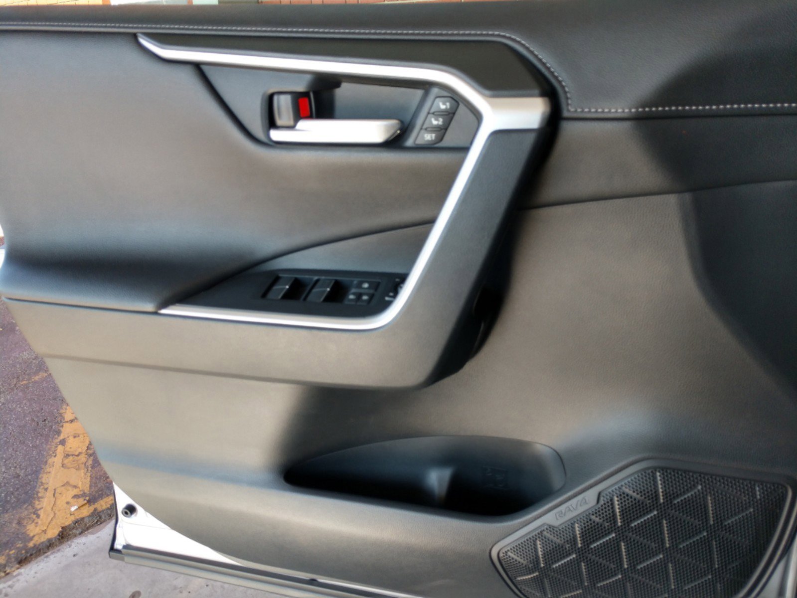 Used 2019 Toyota RAV4 Limited image 26