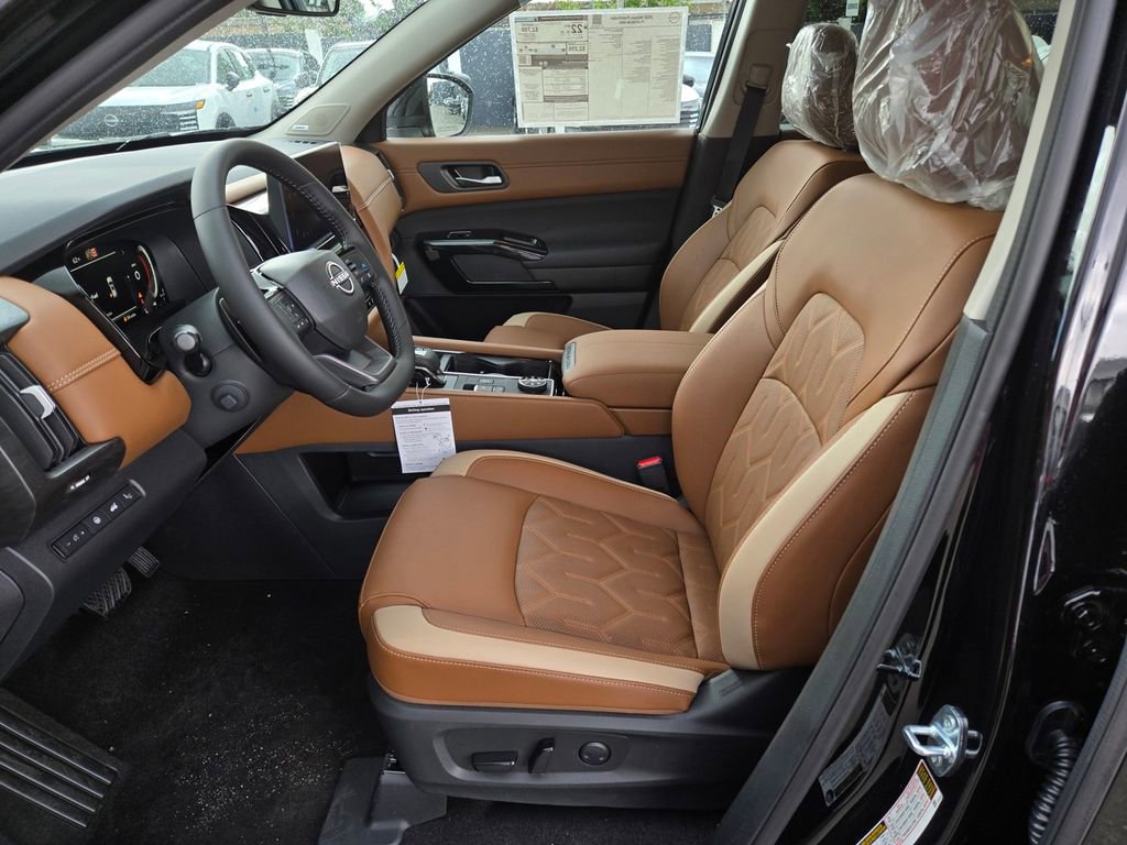 New 2026 Nissan Pathfinder Platinum w/ Cargo Package AWD/4WD image 8