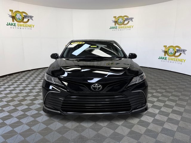 Used 2022 Toyota Camry LE FWD image 3
