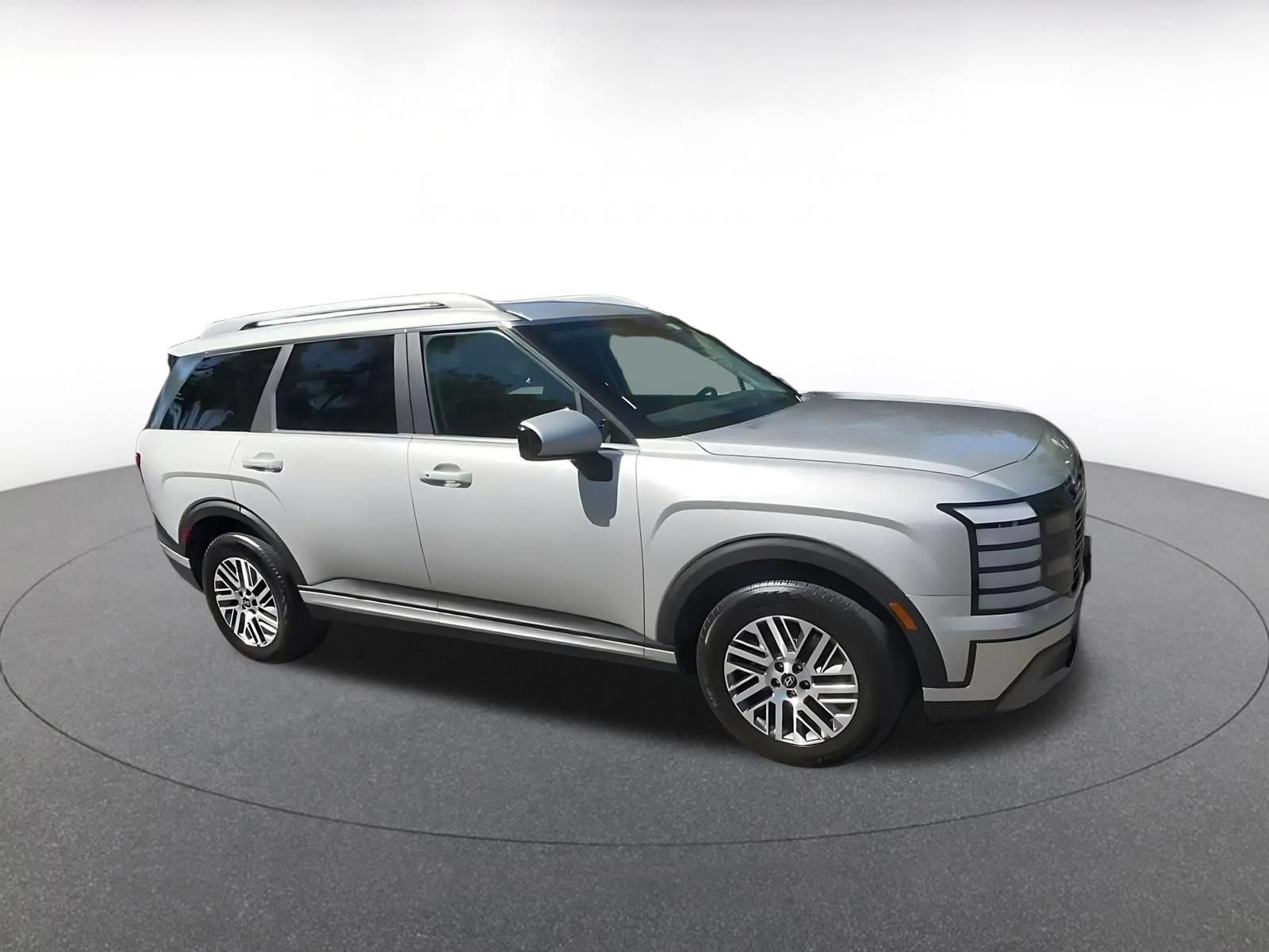Used 2026 Hyundai Palisade SEL FWD image 2