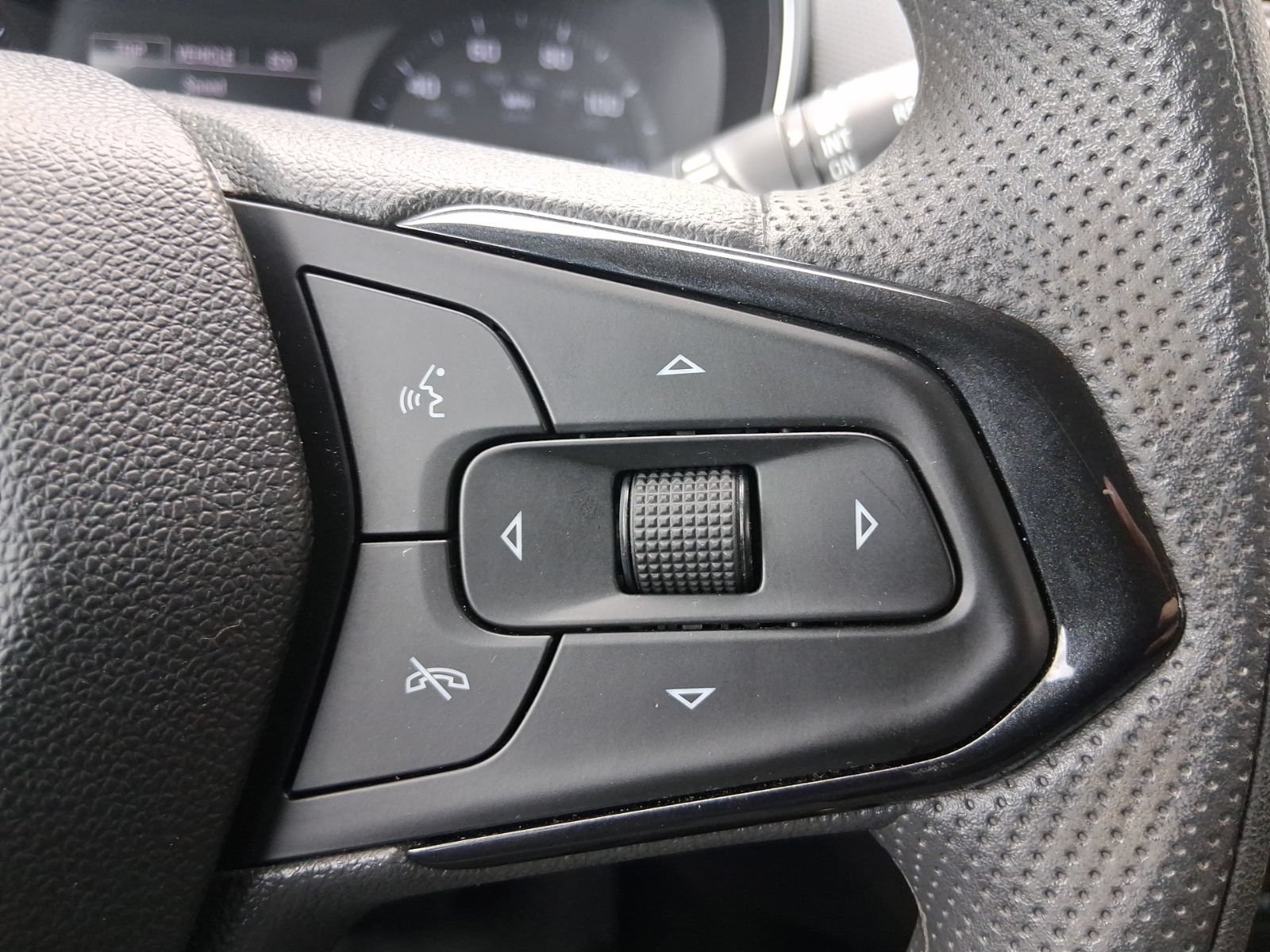 Used 2021 Chevrolet TrailBlazer LT w/ LPO, Blackout Package FWD image 25
