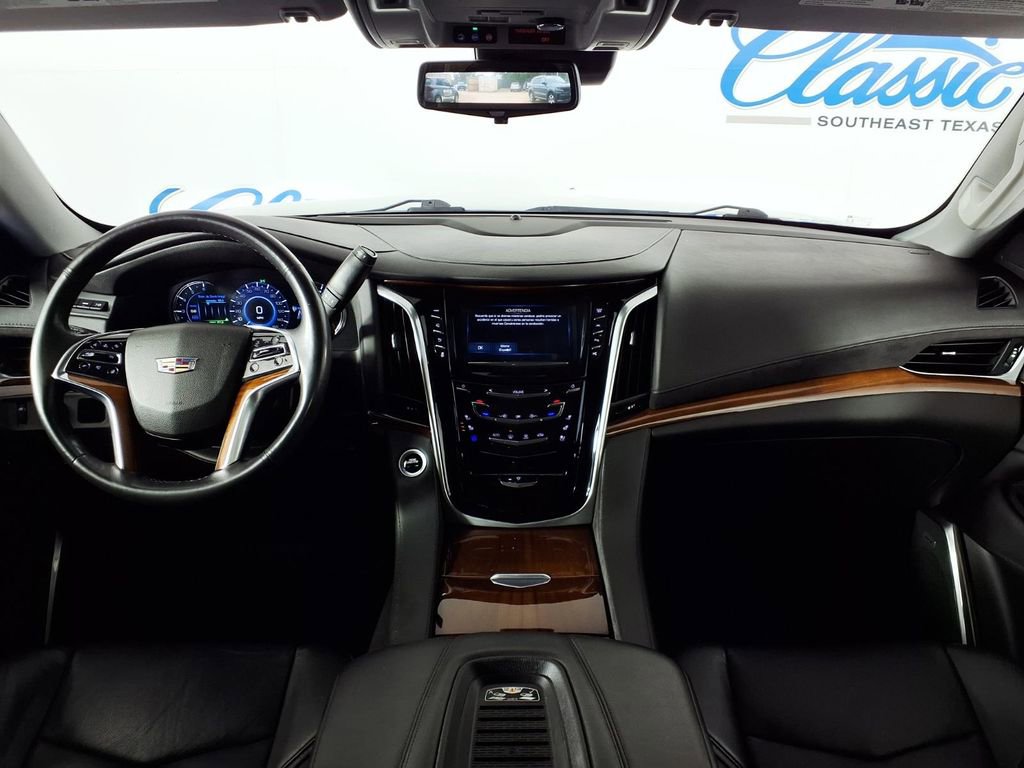Used 2020 Cadillac Escalade Premium Luxury RWD image 11