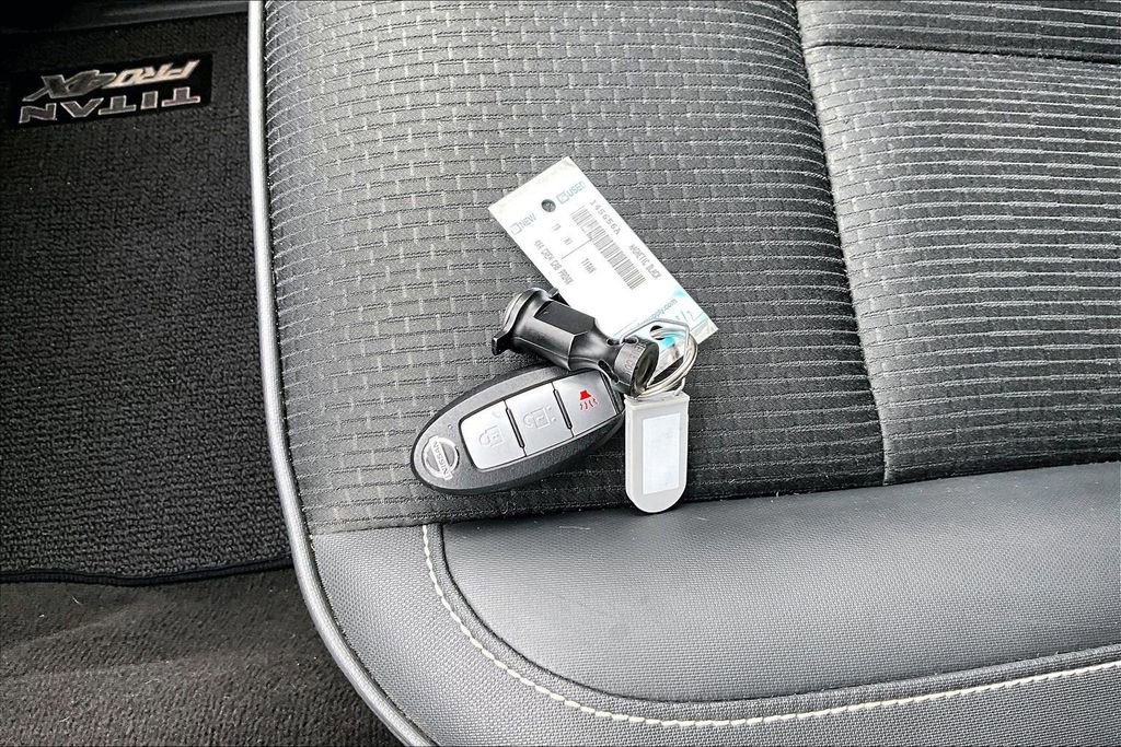 Used 2019 Nissan Titan PRO-4X image 30