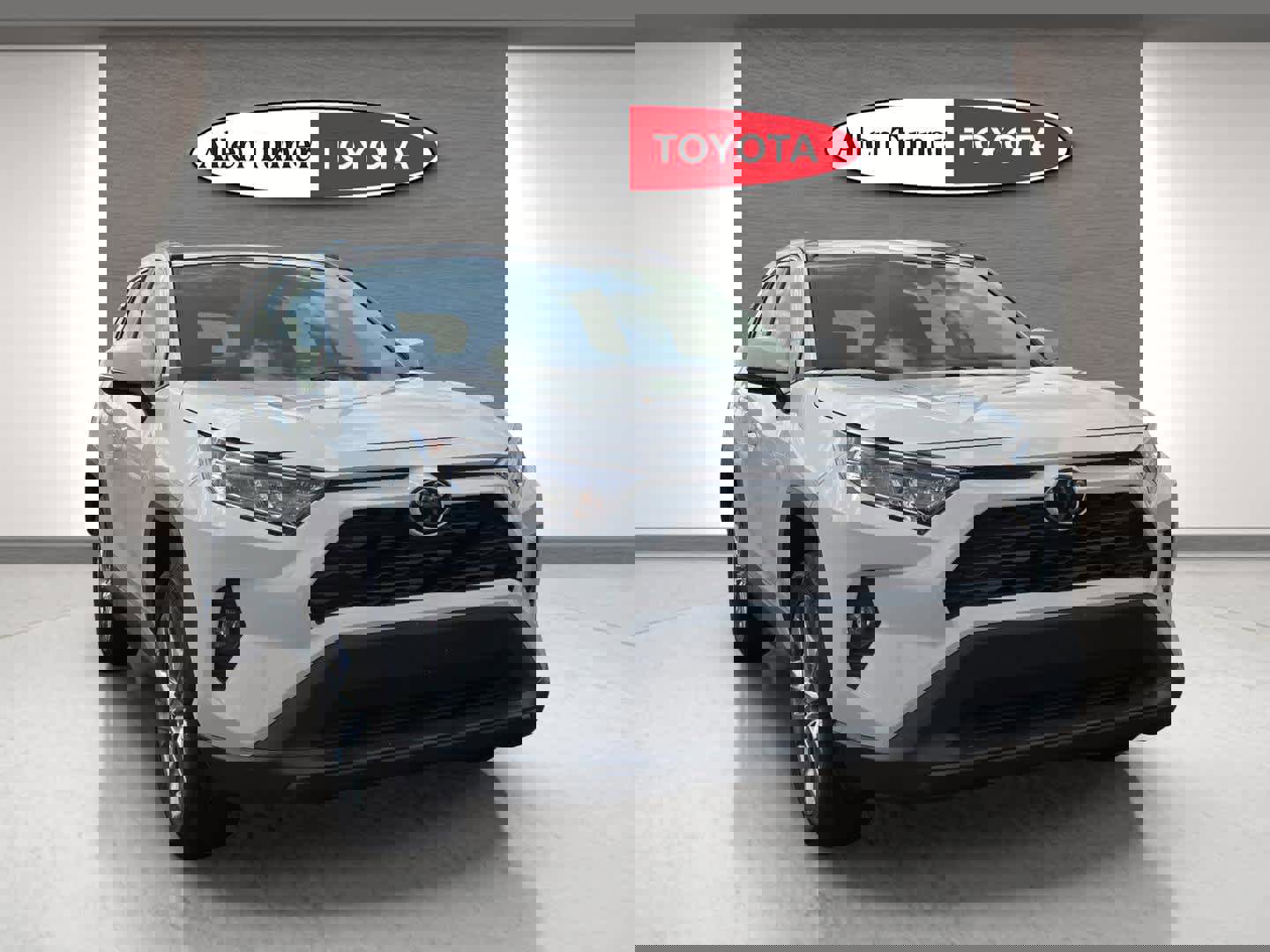 Used 2020 Toyota RAV4 XLE Premium image 2