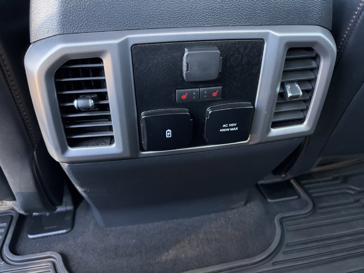 Used 2022 Ford F350 Platinum w/ FX4 Off-Road Package AWD/4WD image 25