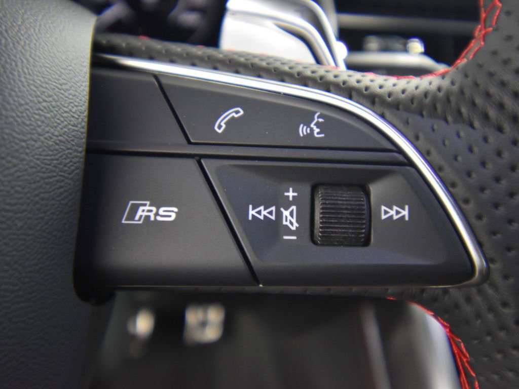 New 2025 Audi RS Q8 performance image 27