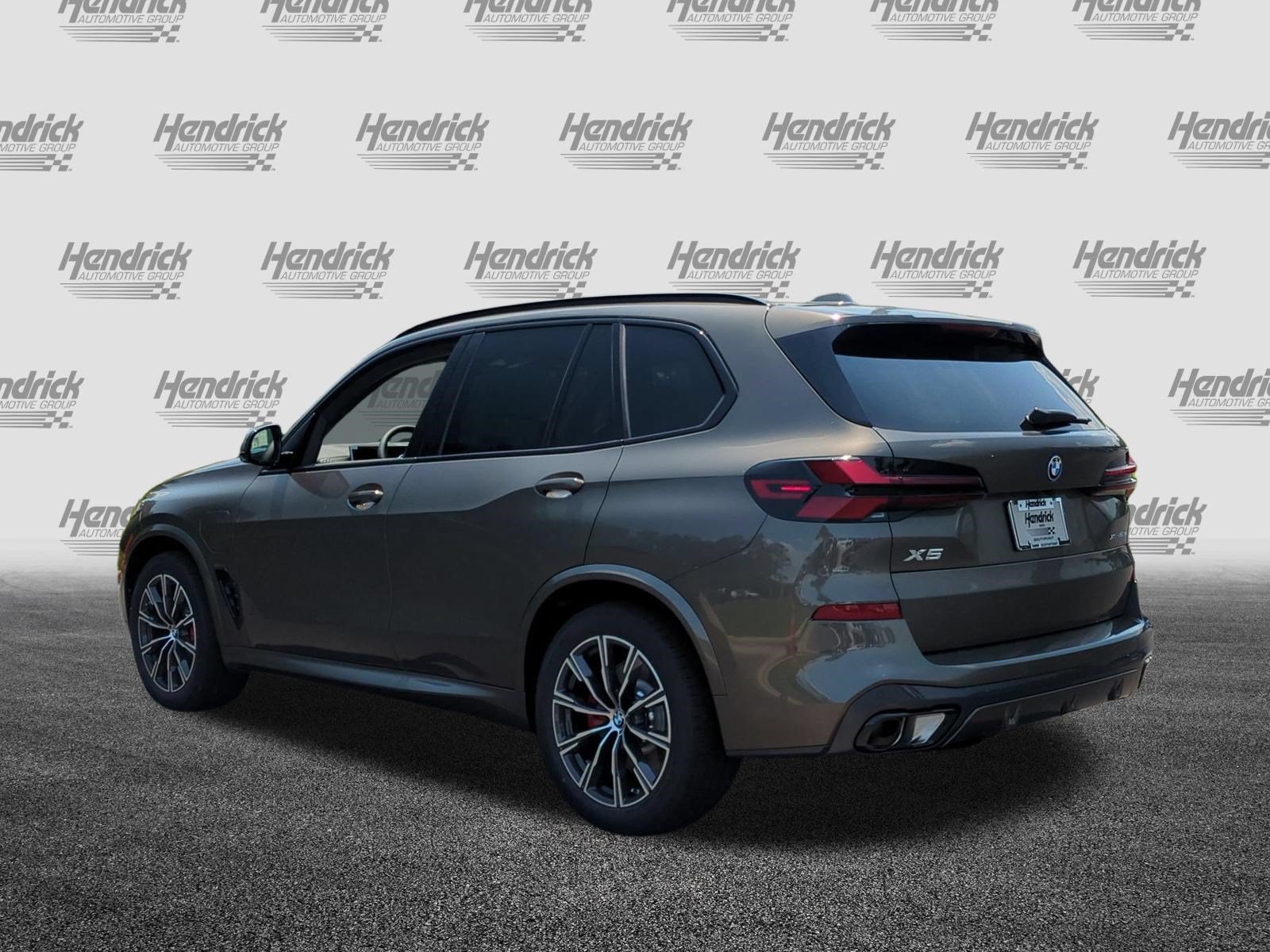 New 2026 BMW X5 xDrive50e w/ M Sport Package AWD/4WD image 8