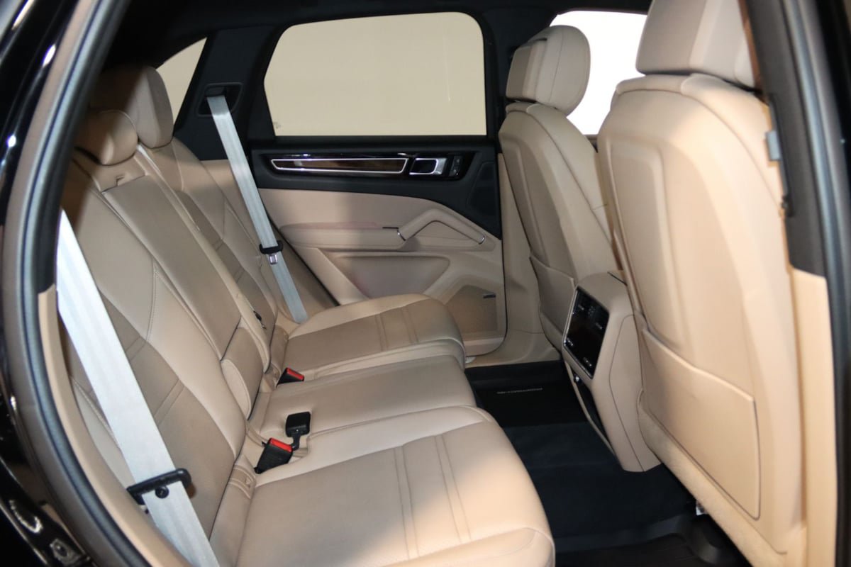 Used 2022 Porsche Cayenne Platinum Edition AWD/4WD image 69