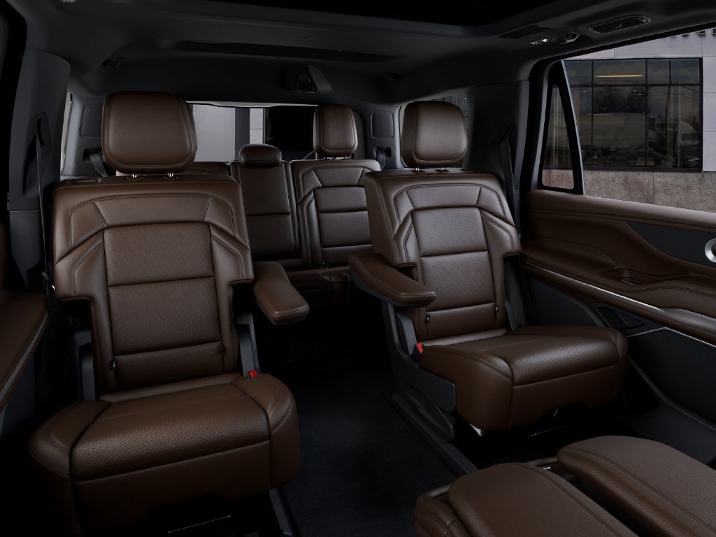 New 2027 Lincoln Navigator Reserve AWD/4WD image 11