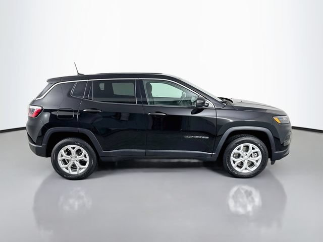 Used 2024 Jeep Compass Sport AWD/4WD image 5