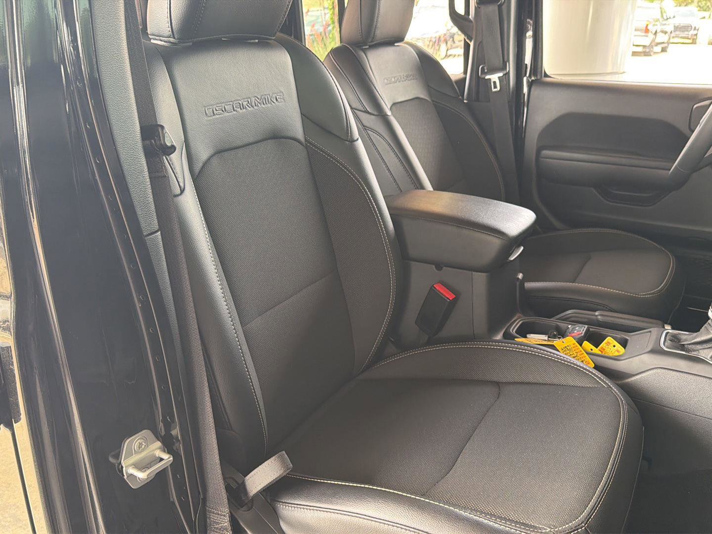 Used 2023 Jeep Gladiator Sport image 14