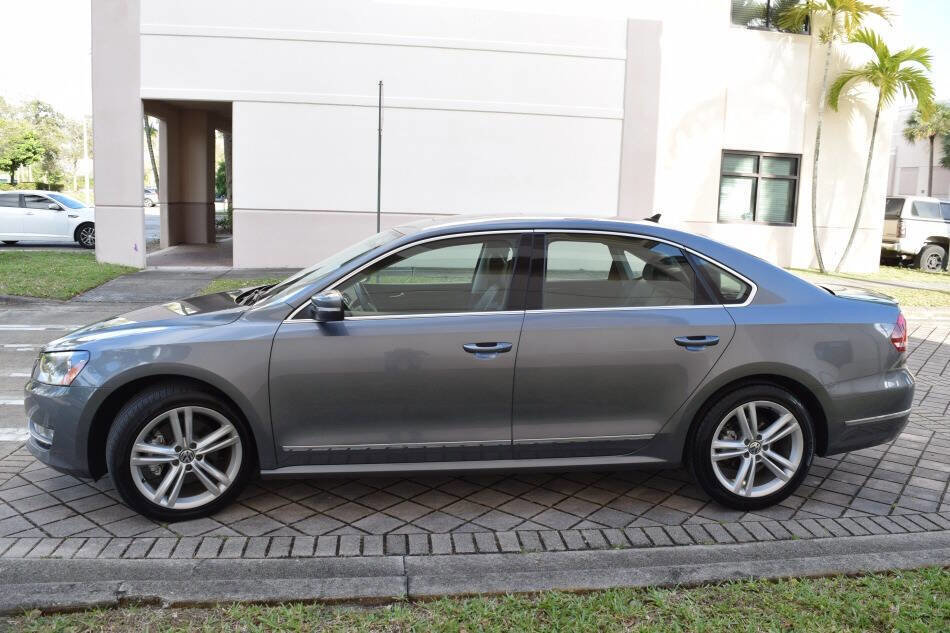 Used 2015 Volkswagen Passat TDI SEL Premium FWD image 4