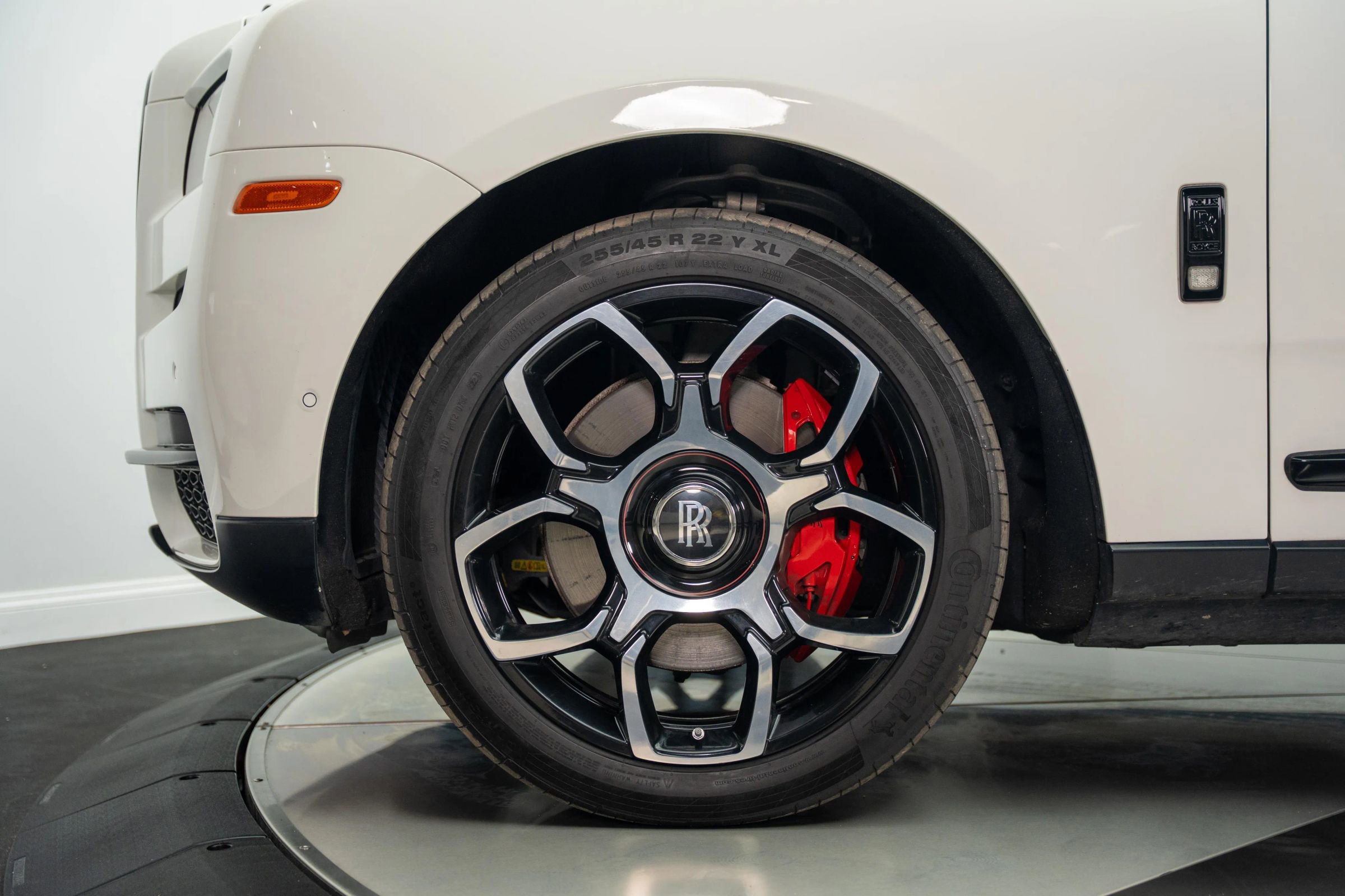 Used 2019 Rolls-Royce Cullinan image 19