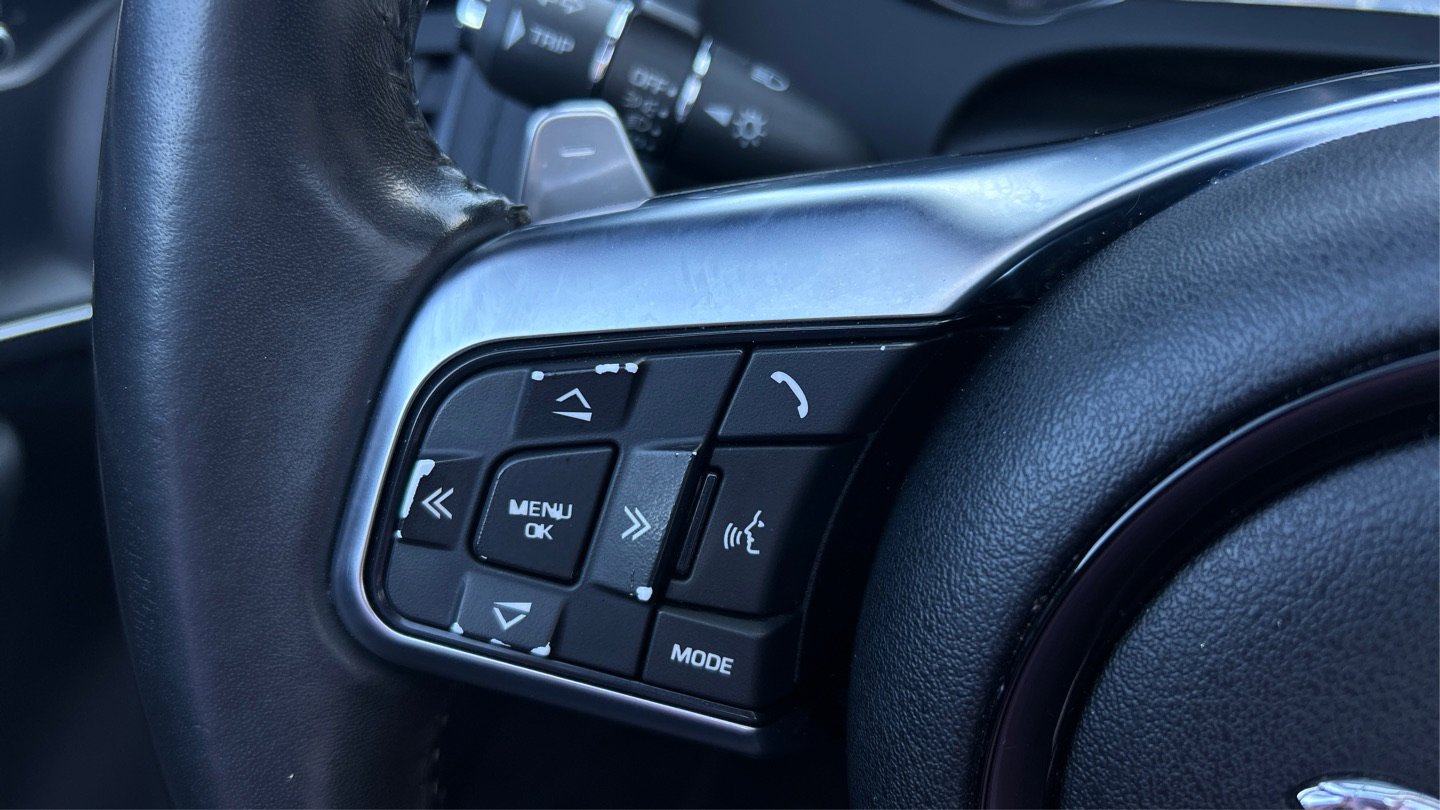 Used 2020 Jaguar F-TYPE Convertible image 28