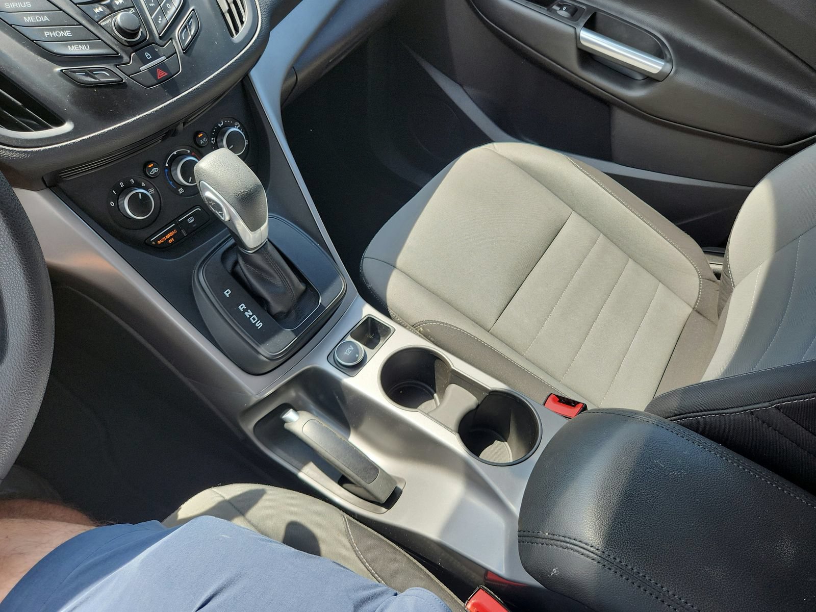 Used 2015 Ford Escape SE FWD image 15