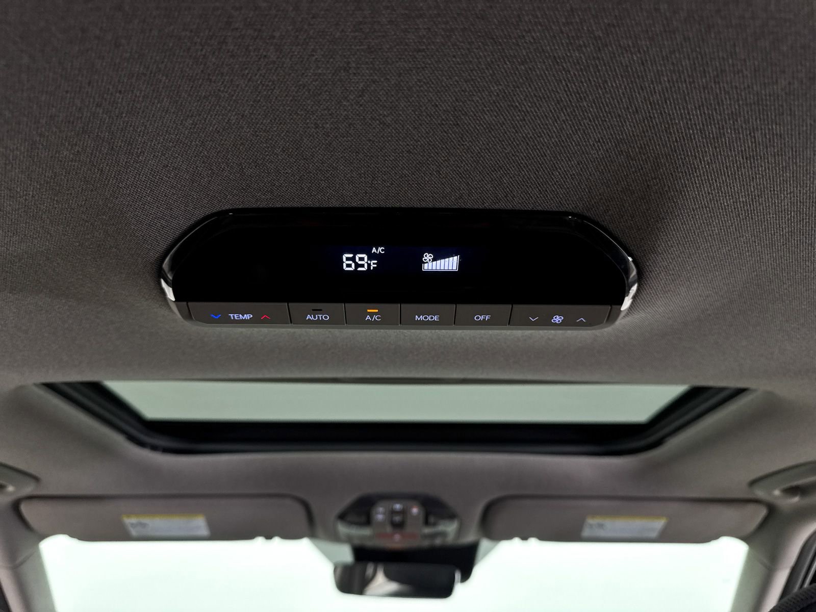 Used 2024 Kia EV9 Wind image 31