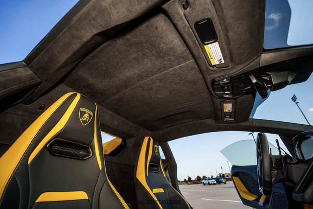 Used 2026 Lamborghini Temerario AWD/4WD image 34