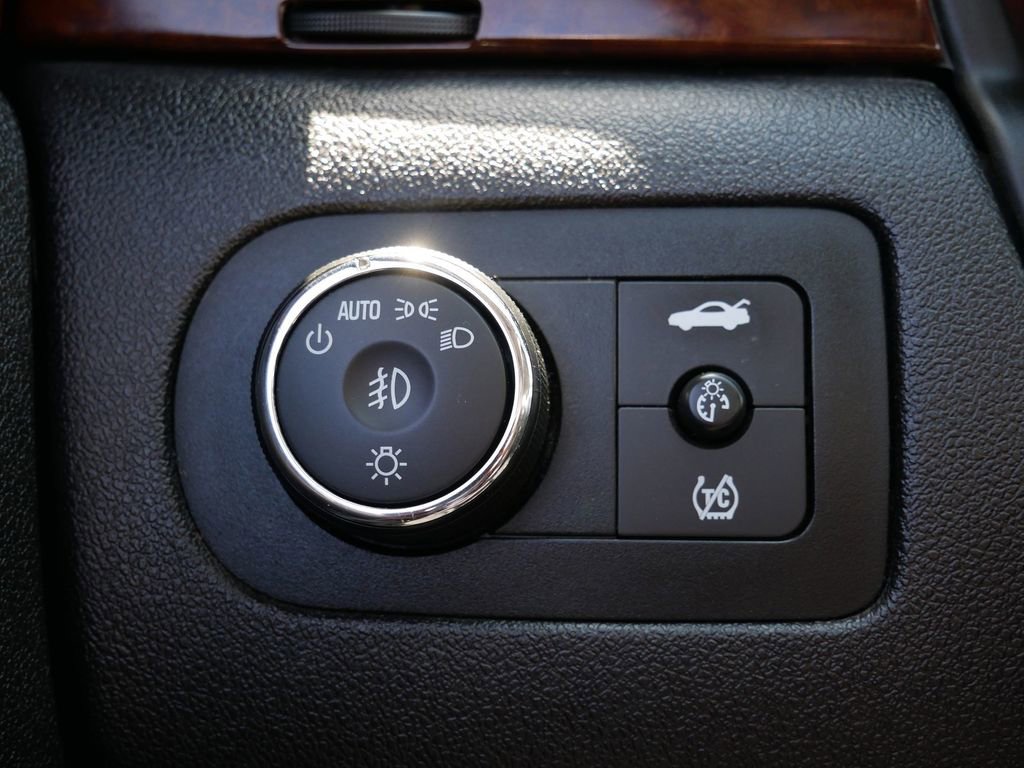 Used 2010 Chevrolet Impala LT w/ Luxury Edition Package FWD image 30