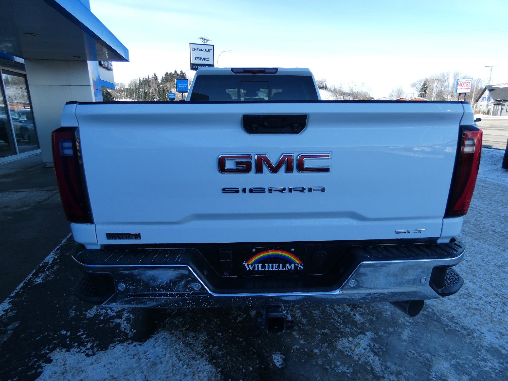 New 2026 GMC Sierra 3500 SLT w/ SLT Premium Package image 4