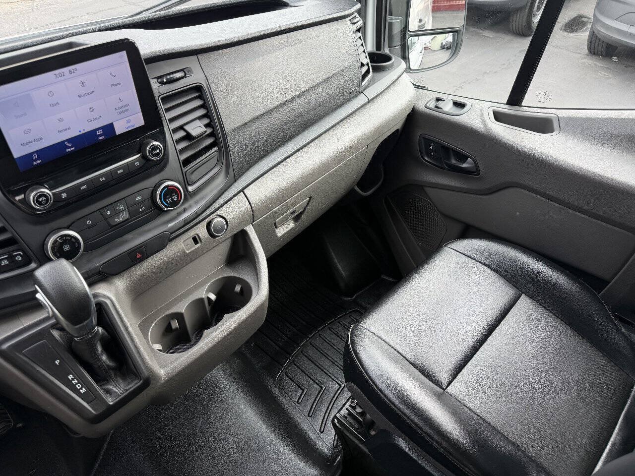 Used 2020 Ford Transit 250 Medium Roof RWD image 9