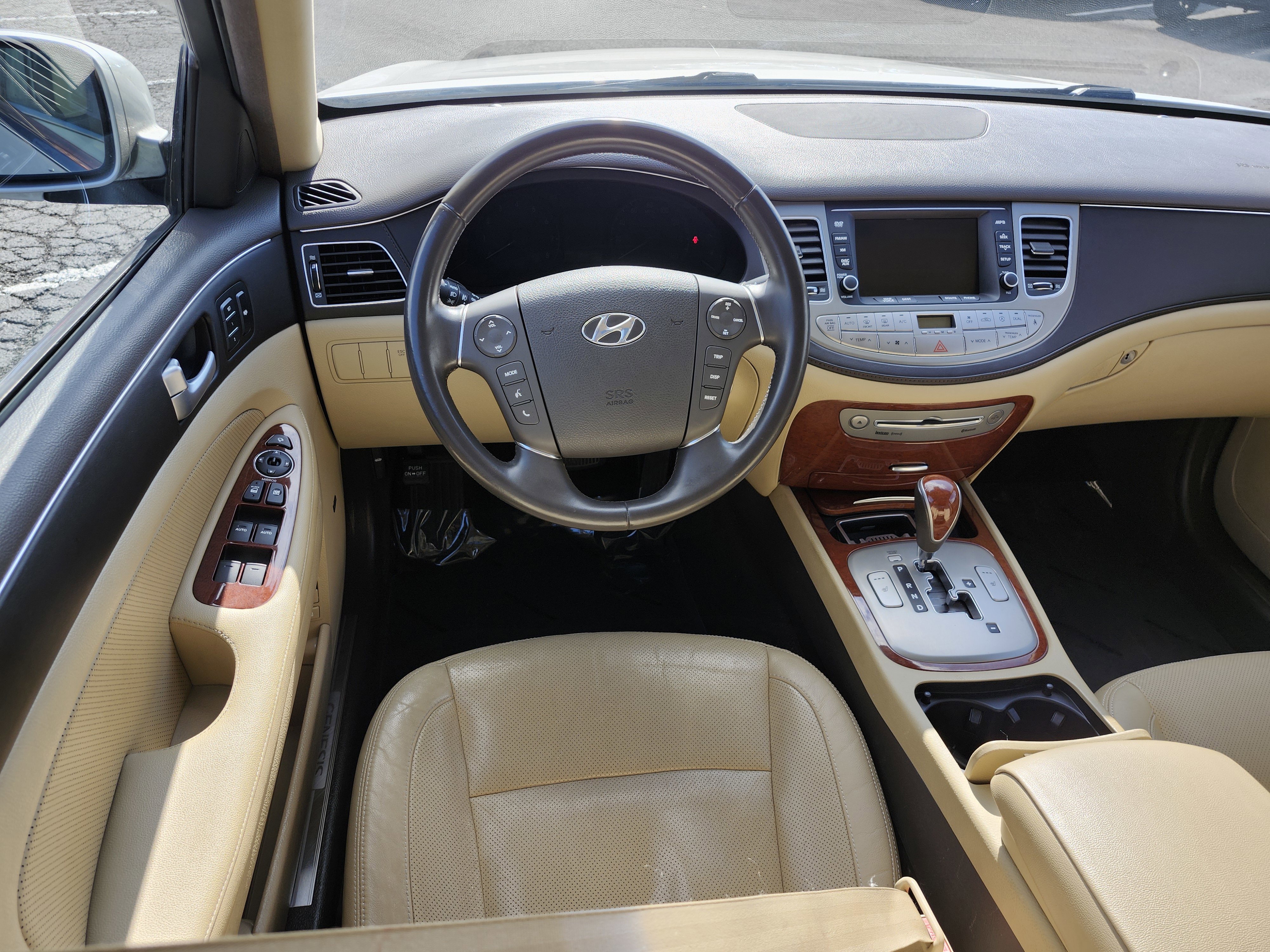 Used 2013 Hyundai Genesis 3.8 w/ Premium Pkg image 28