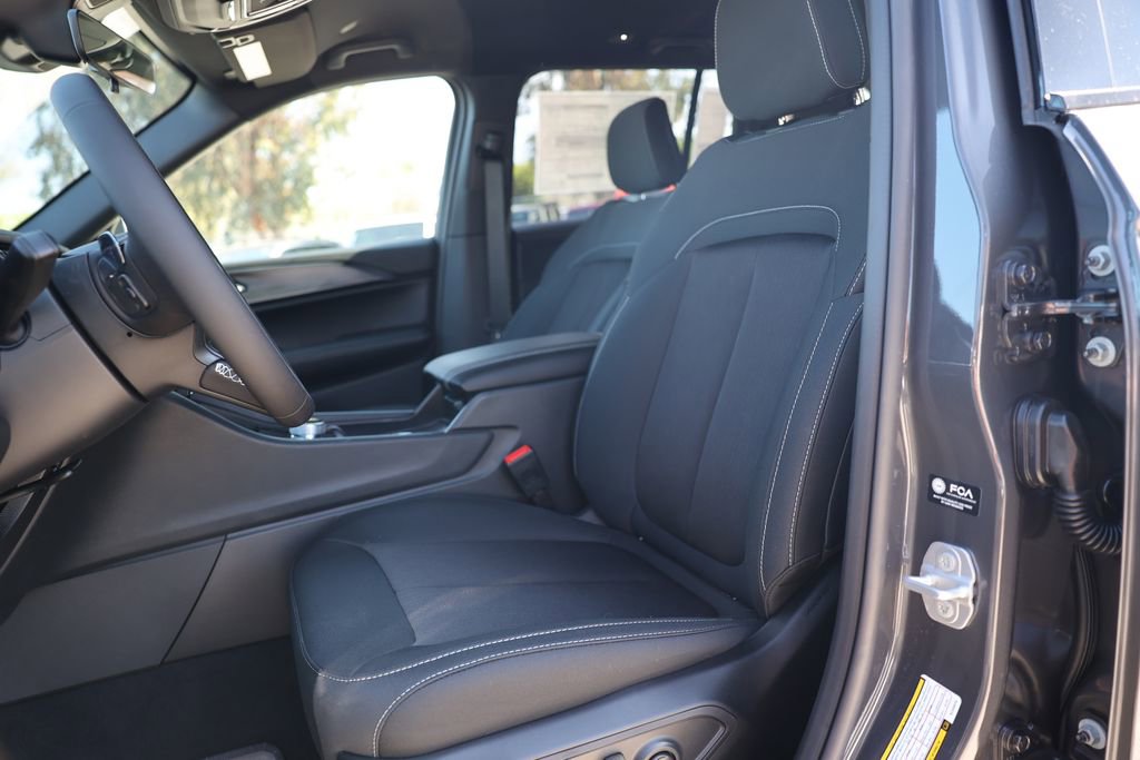 New 2025 Jeep Grand Cherokee Laredo w/ MOPAR Finishing Package image 19