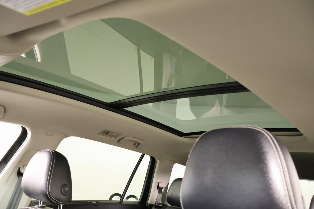 Used 2021 Volkswagen Atlas SEL R-Line image 17