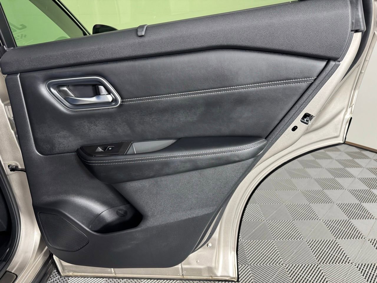 Used 2025 Nissan Rogue Platinum w/ Tech Package image 38