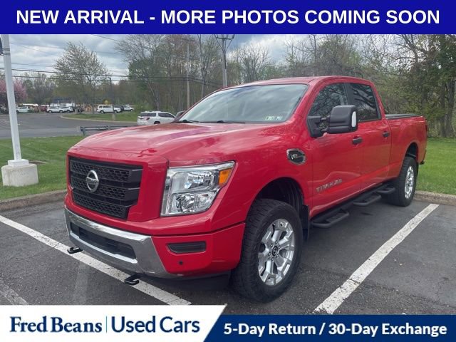 Used 2022 Nissan Titan SV w/ SV Convenience Package image 3