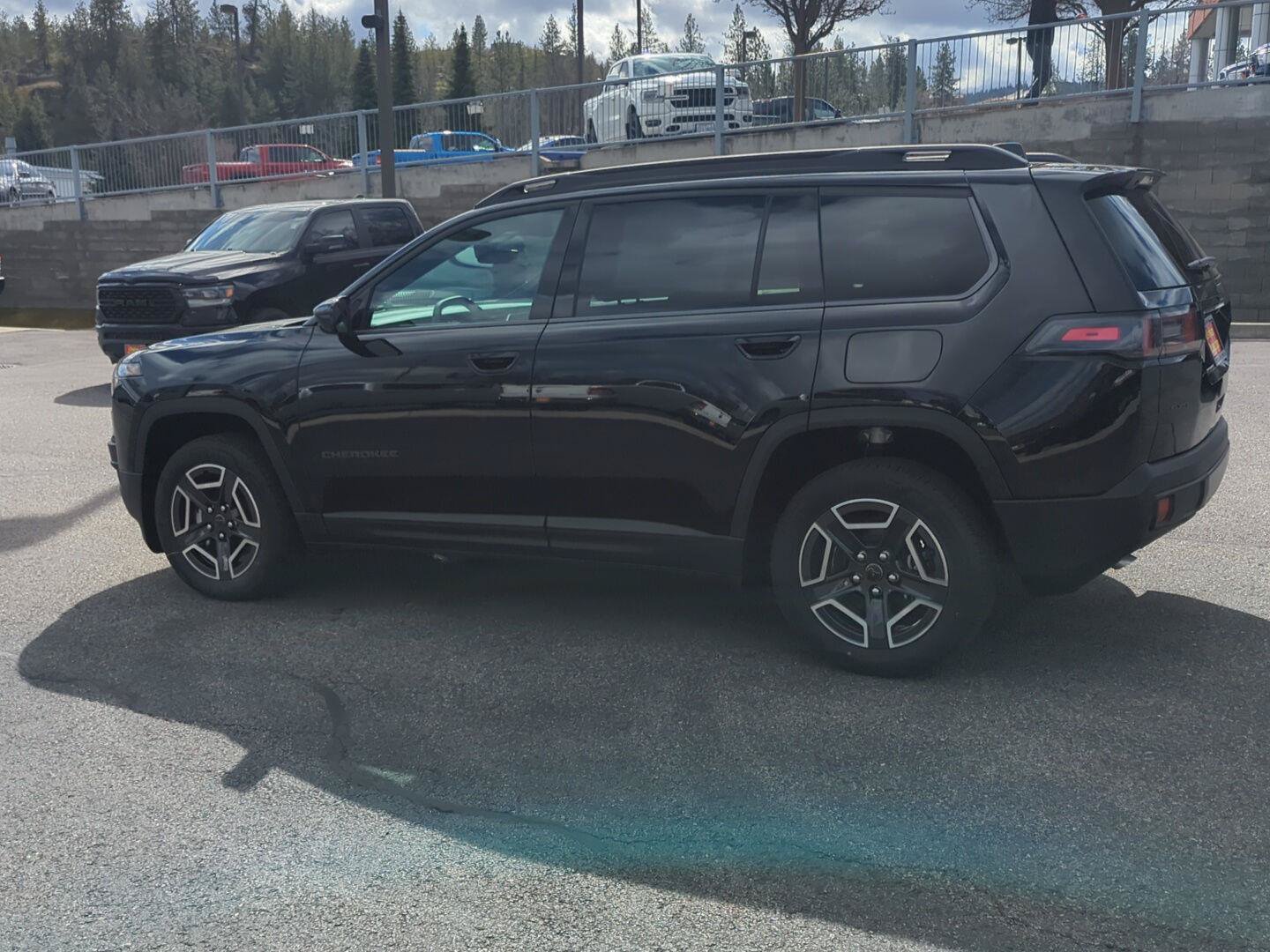 New 2026 Jeep Cherokee Laredo AWD/4WD image 4