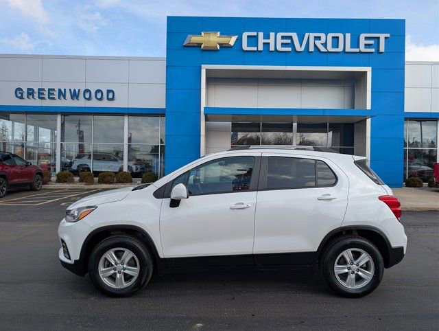 Used 2022 Chevrolet Trax LT w/ LT Convenience Package image 2