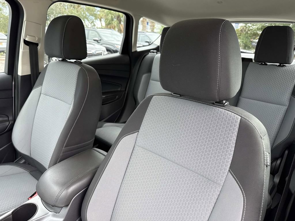 Used 2017 Ford C-MAX SE w/ Cold Weather Package image 25