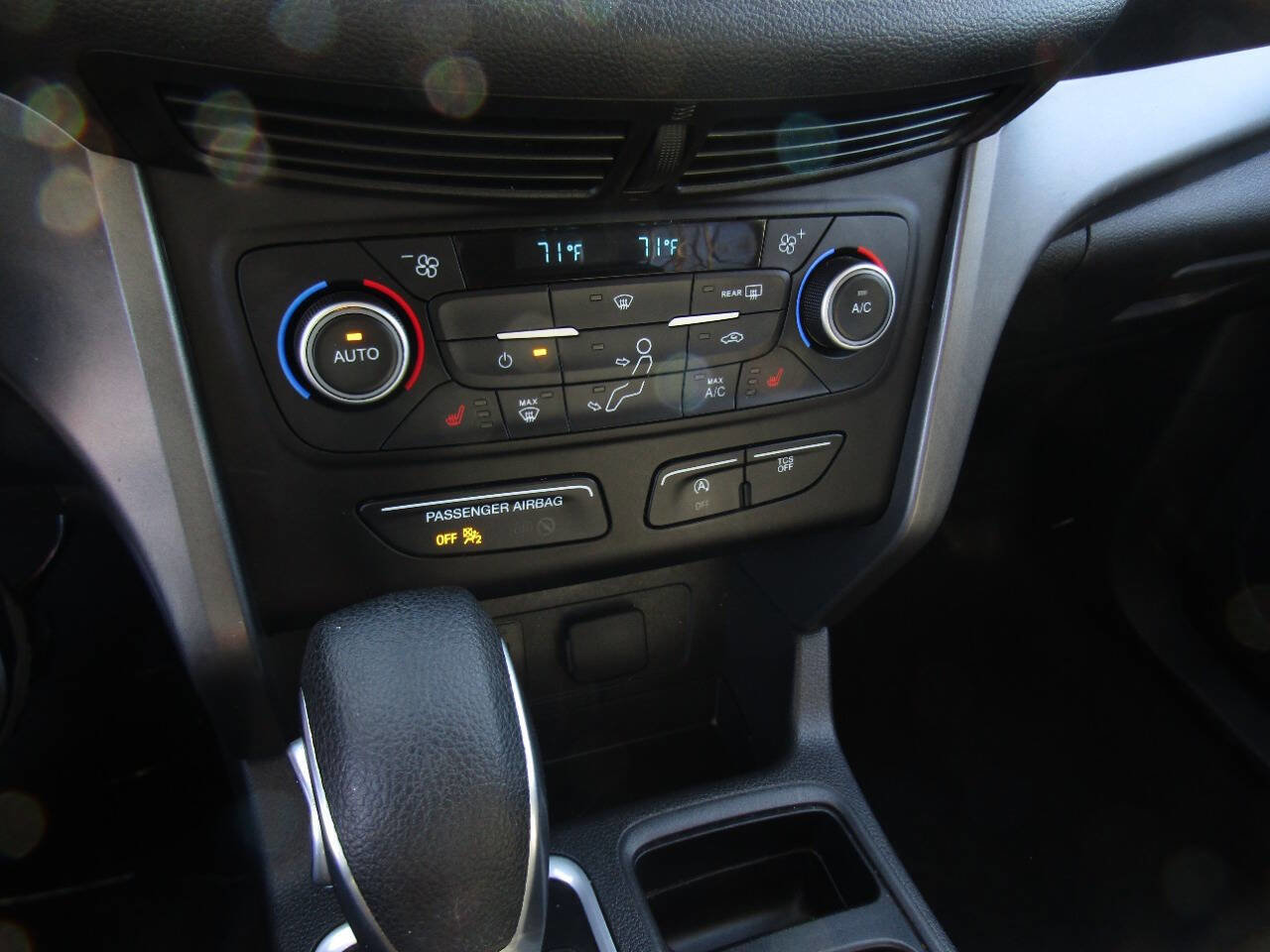 Used 2018 Ford Escape SE w/ Ford Safe & Smart Package AWD/4WD image 16