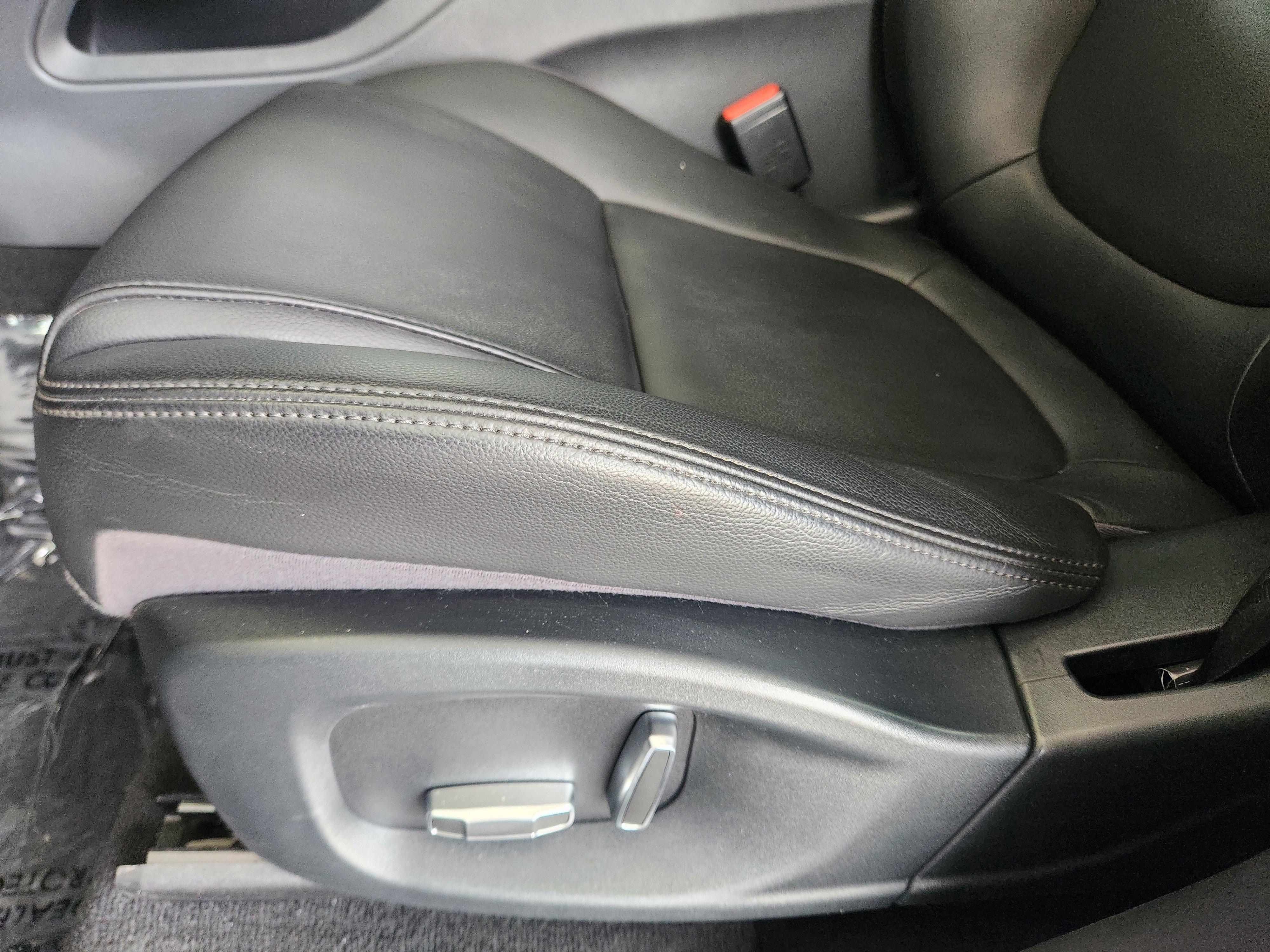 Used 2019 Jaguar F-PACE Premium image 11