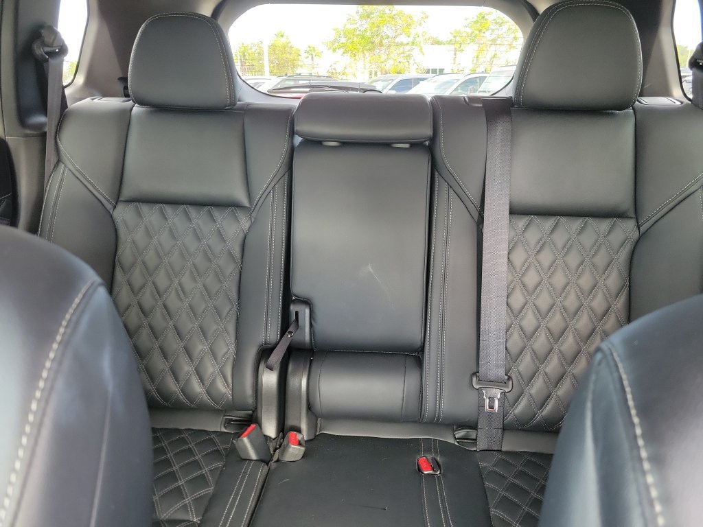 Used 2025 Mitsubishi Outlander 4WD Plug-In Hybrid image 19