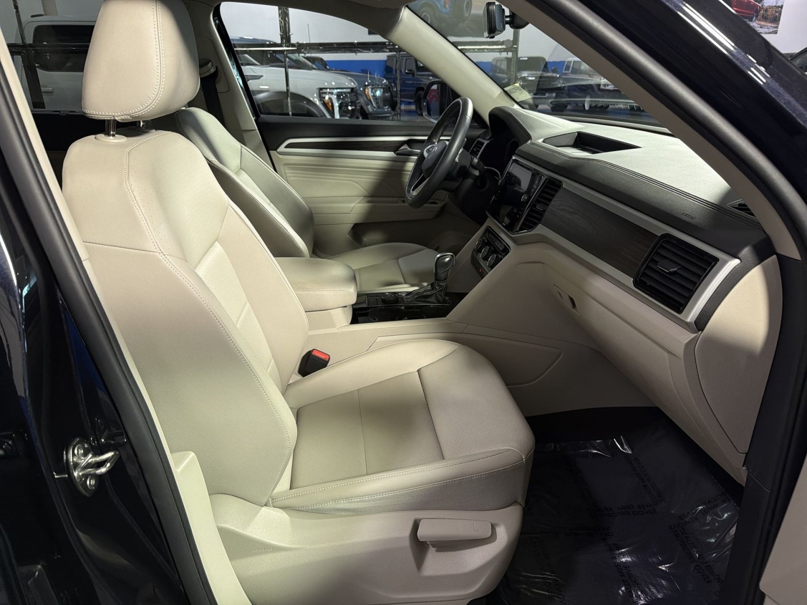 Used 2023 Volkswagen Atlas SE w/ Panoramic Sunroof Package AWD/4WD image 25