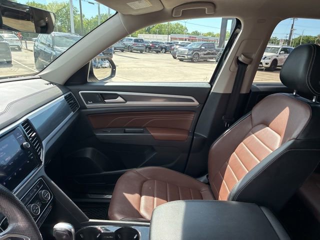 Used 2022 Volkswagen Atlas SEL Premium image 16
