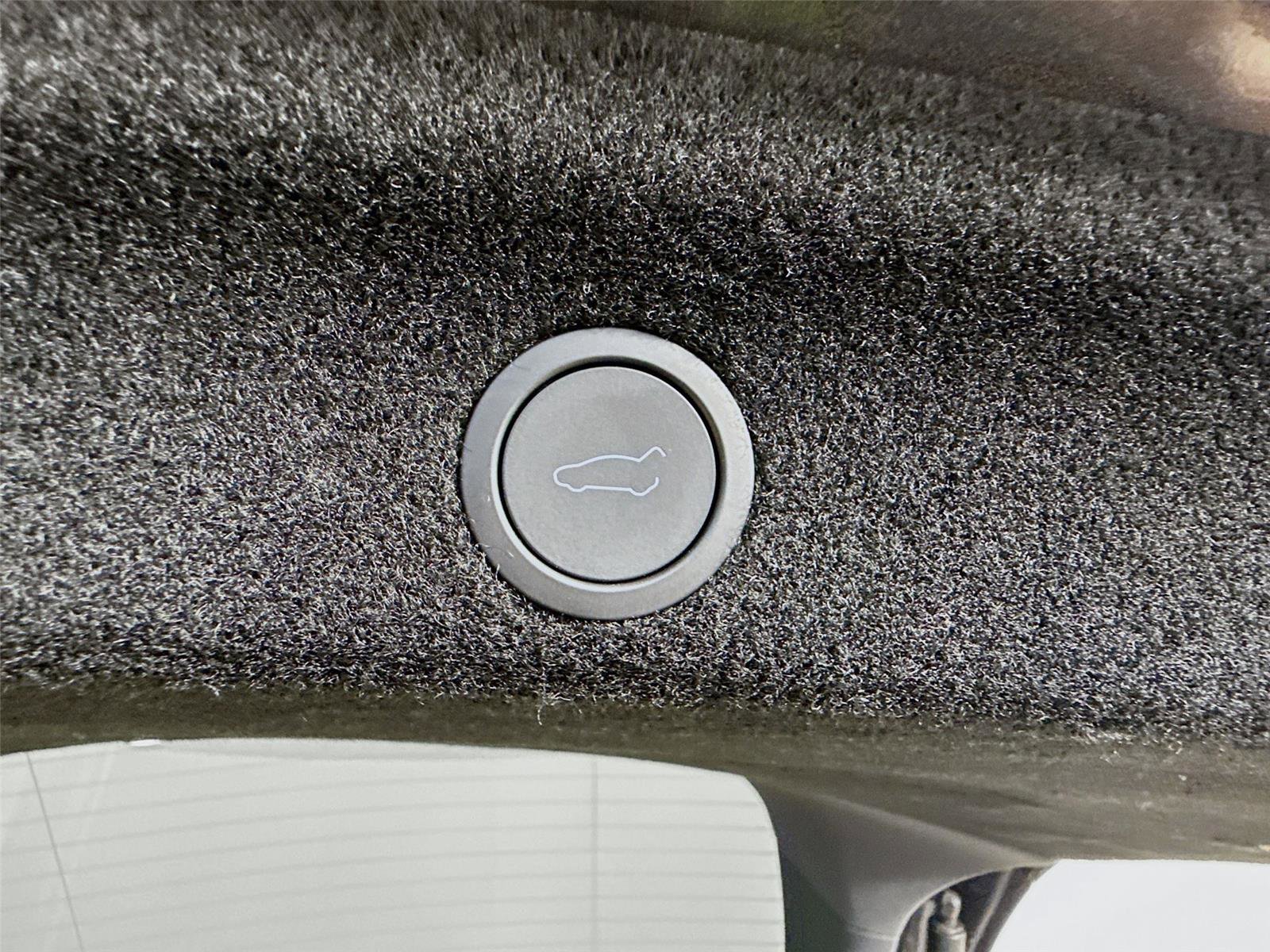 Used 2026 Tesla Model Y 2WD image 15