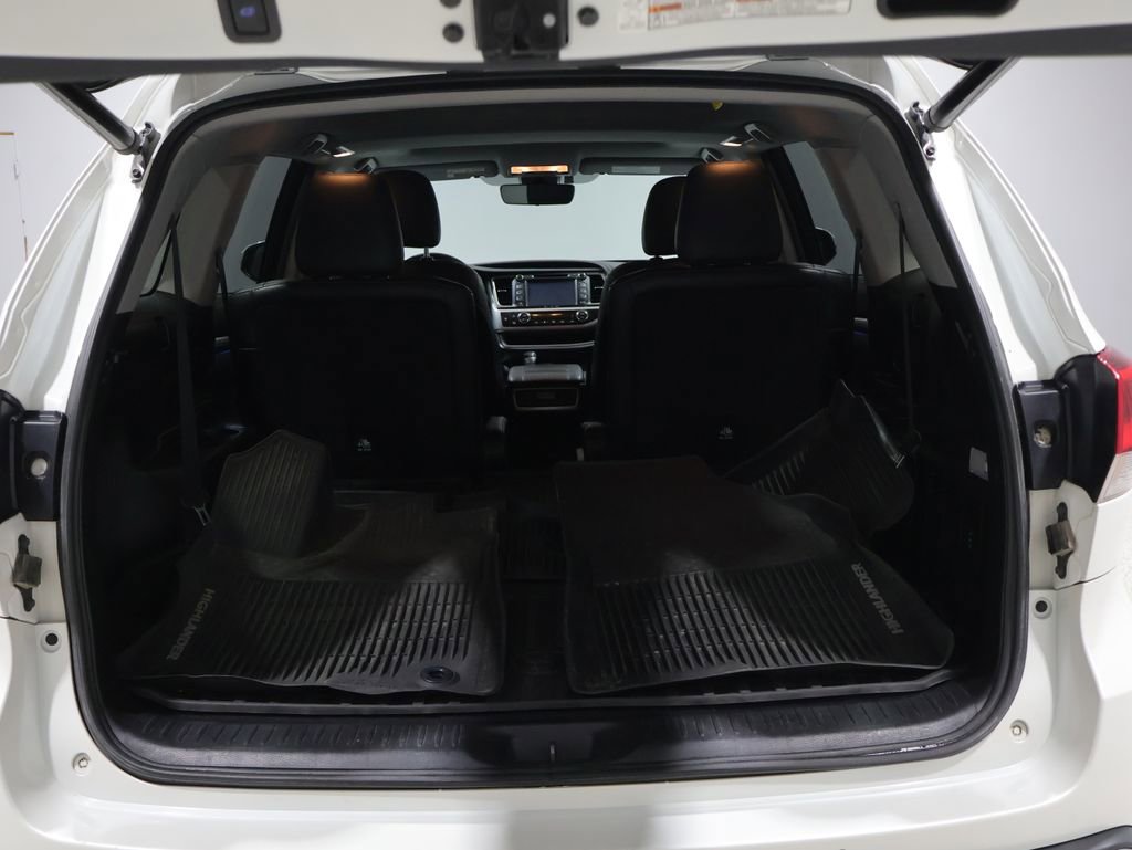 Used 2019 Toyota Highlander Limited image 4