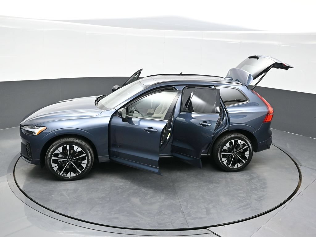 New 2026 Volvo XC60 B5 Plus w/ Climate Package AWD/4WD image 40