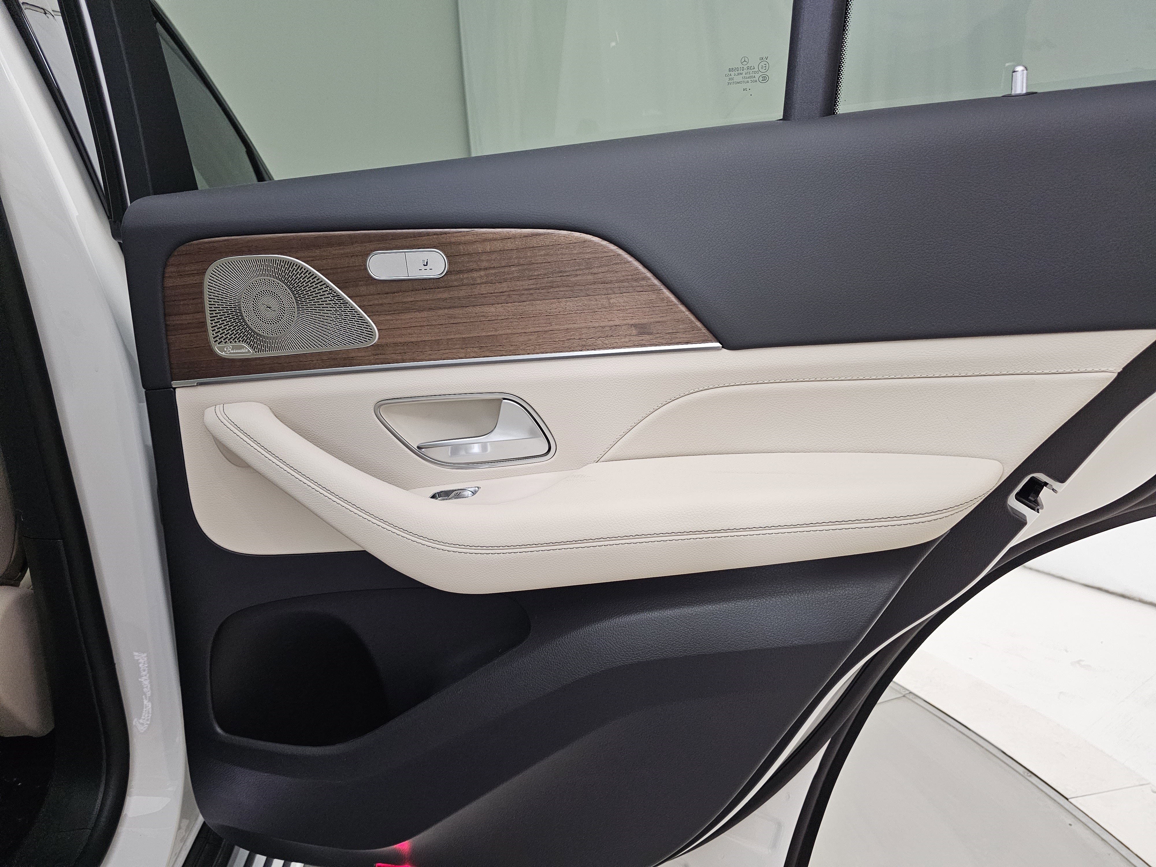 Used 2025 Mercedes-Benz GLE 450e 4MATIC image 29