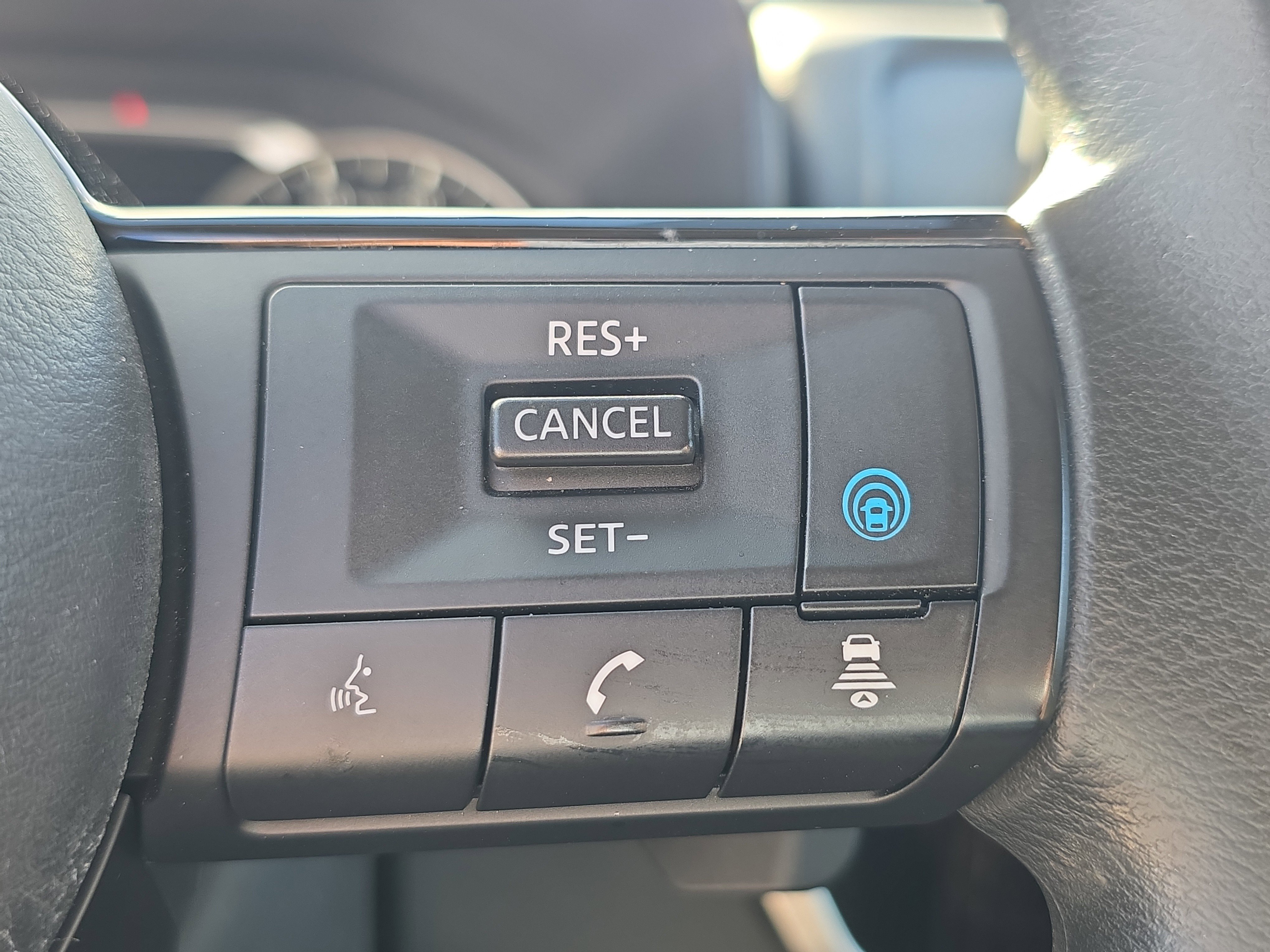 Used 2021 Nissan Rogue SV image 30