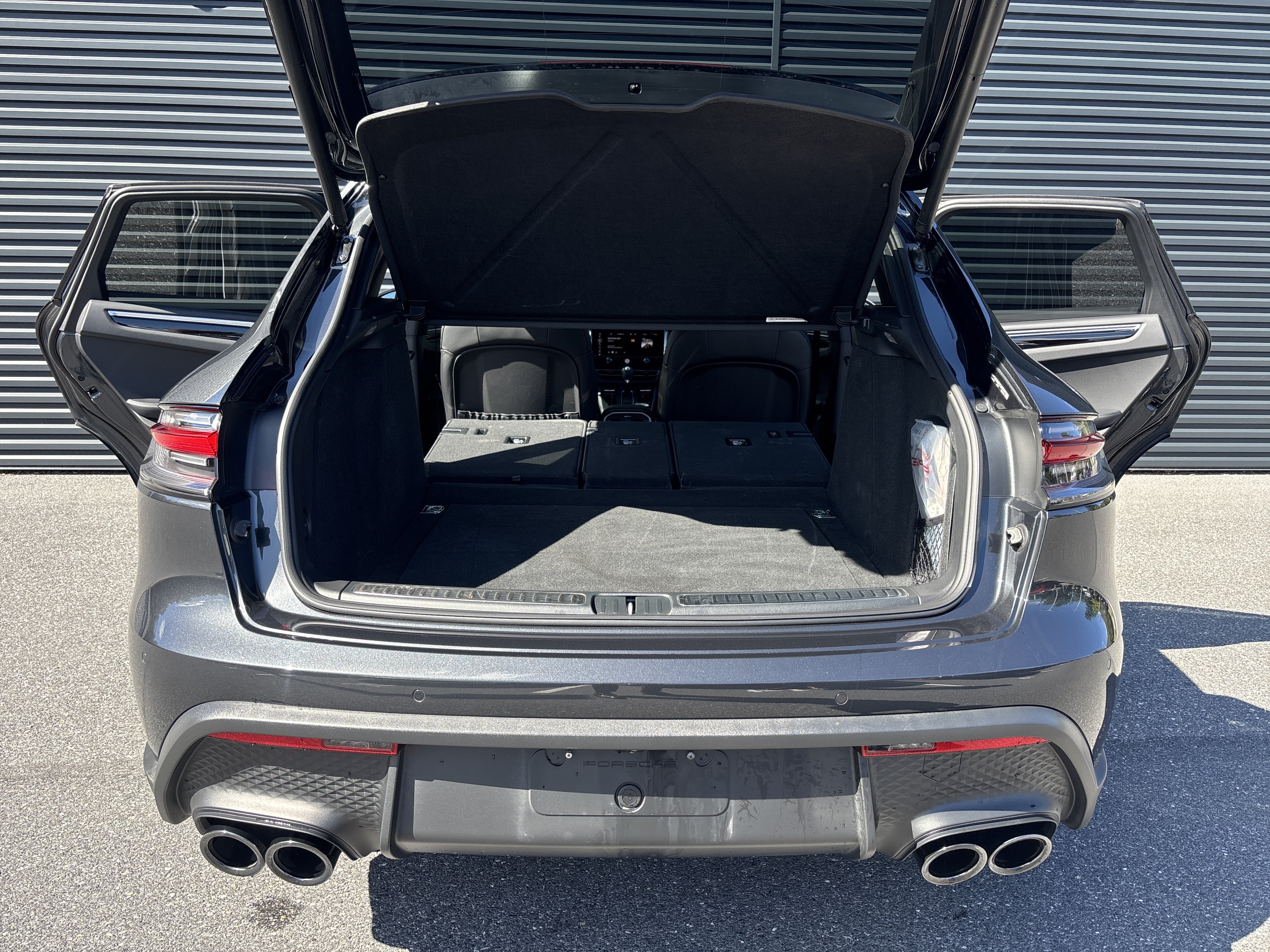 New 2026 Porsche Macan AWD/4WD image 29