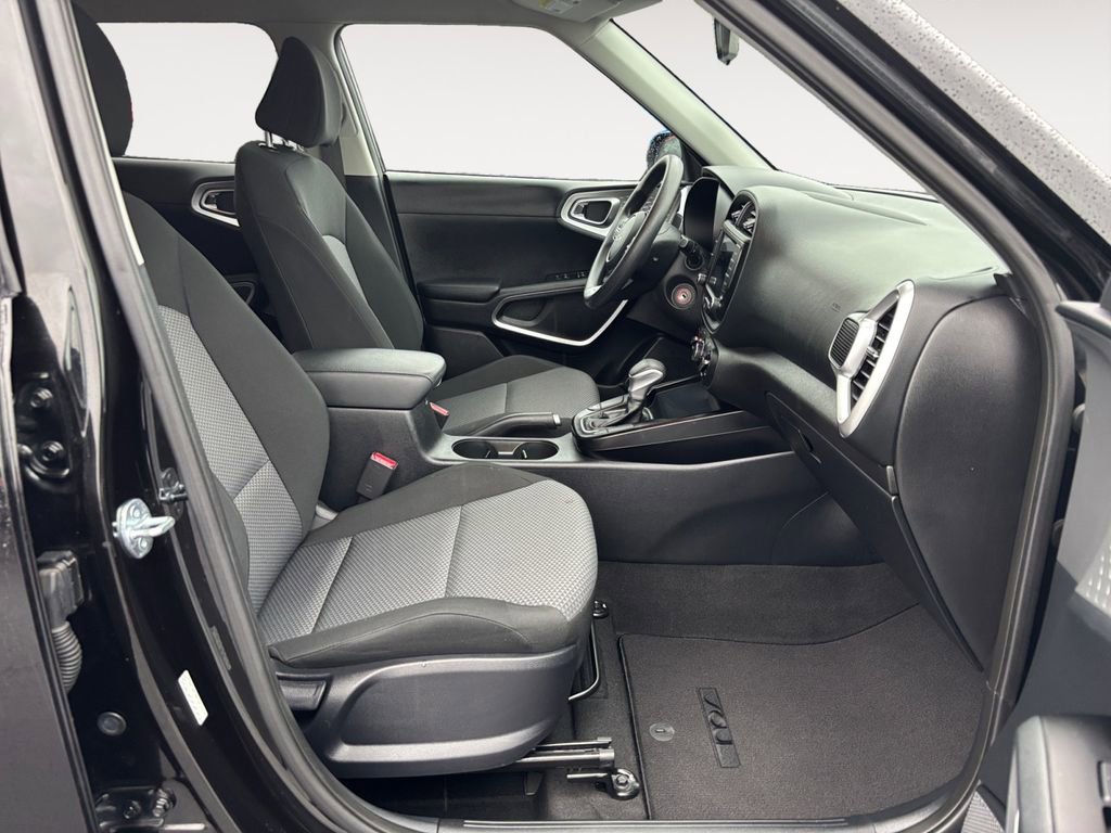 Used 2023 Kia Soul LX w/ Option Group 015 image 10