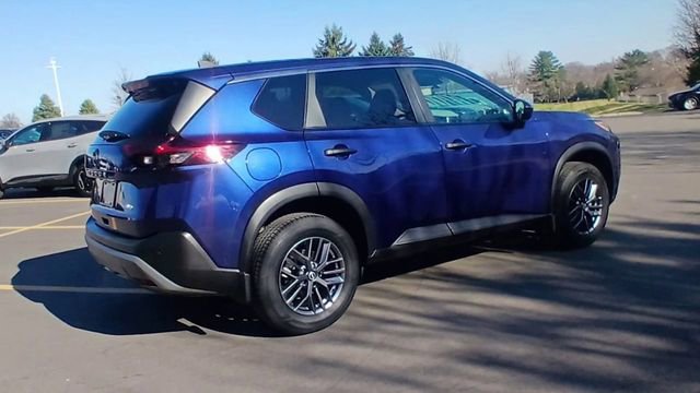 Used 2022 Nissan Rogue S image 3