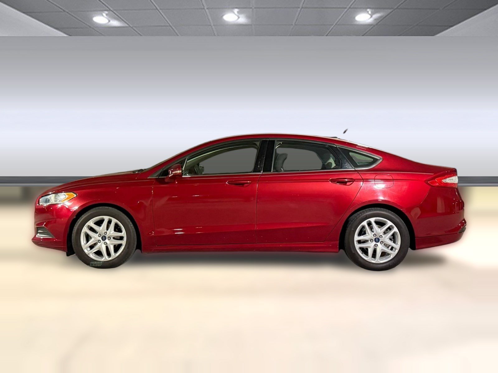 Used 2015 Ford Fusion SE FWD image 2